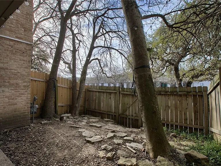 620 S 1st St #107 — Photo 17
