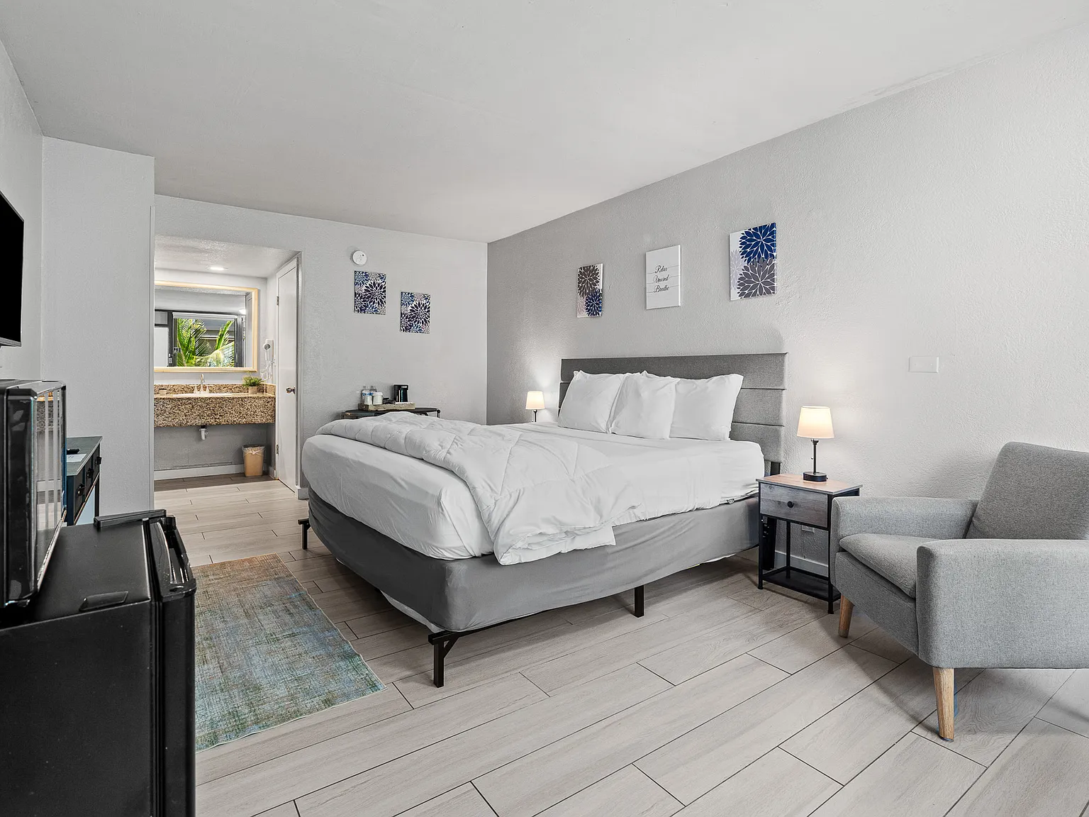 Studio, 300 sqft, $1,400 — Photo 4