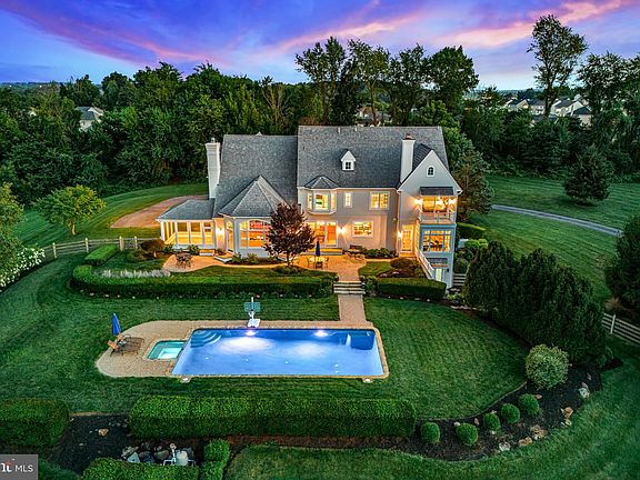 3rd image of 43 Wyndemere Lake Dr