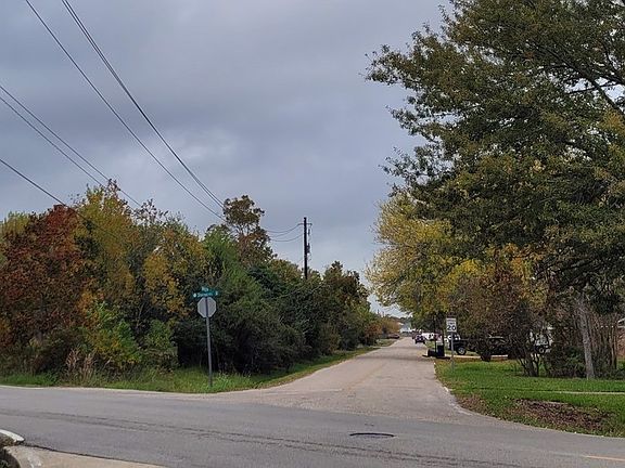 4th image of 3325 Westview Dr