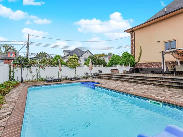 14 Walnut Place image 6 of 47