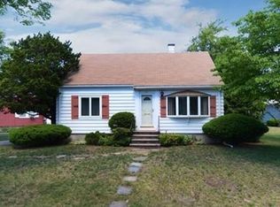 28 Griffin Rd, Peabody, MA 01960
