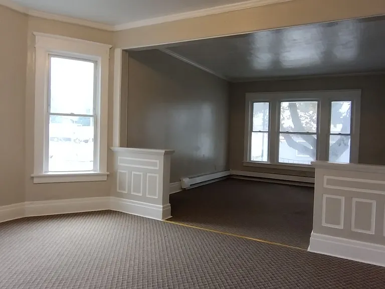2128 Genesee St — Photo 20