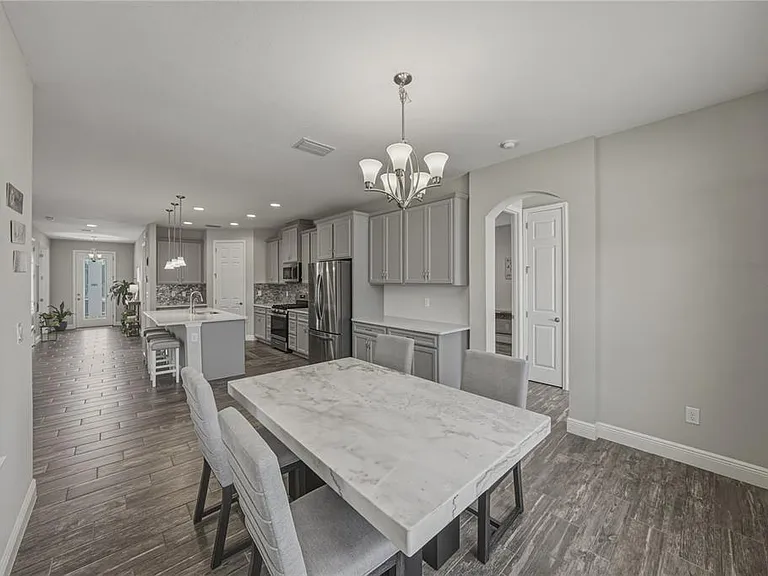 14633 Red Castle Ave — Photo 25