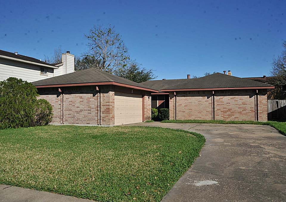 1st image of 2431 Buttonhill Dr