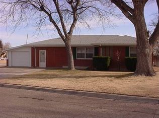 637 Hillcrest Dr, Guymon, OK 73942