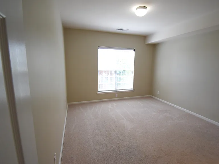 14945 Santa Lucia Dr — Photo 27