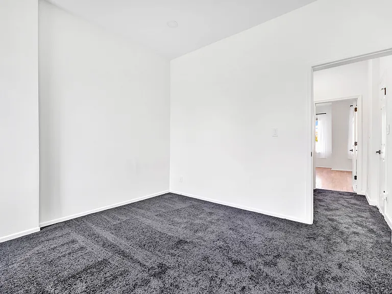 406 Elm St NW — Photo 11