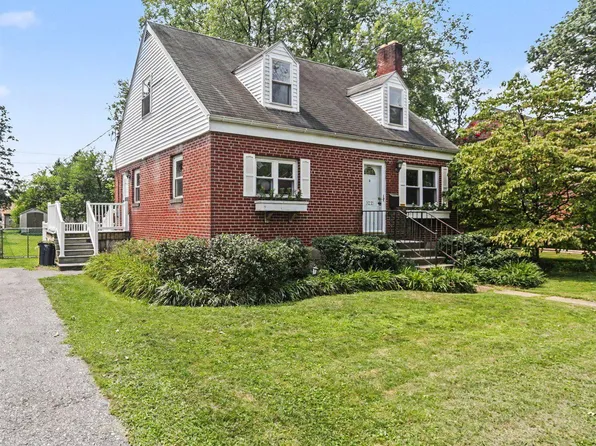 3221 Meadow Ln, Harrisburg, PA 17109