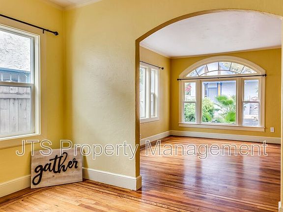 3rd image of 1803 Burnett Way Unit 1803