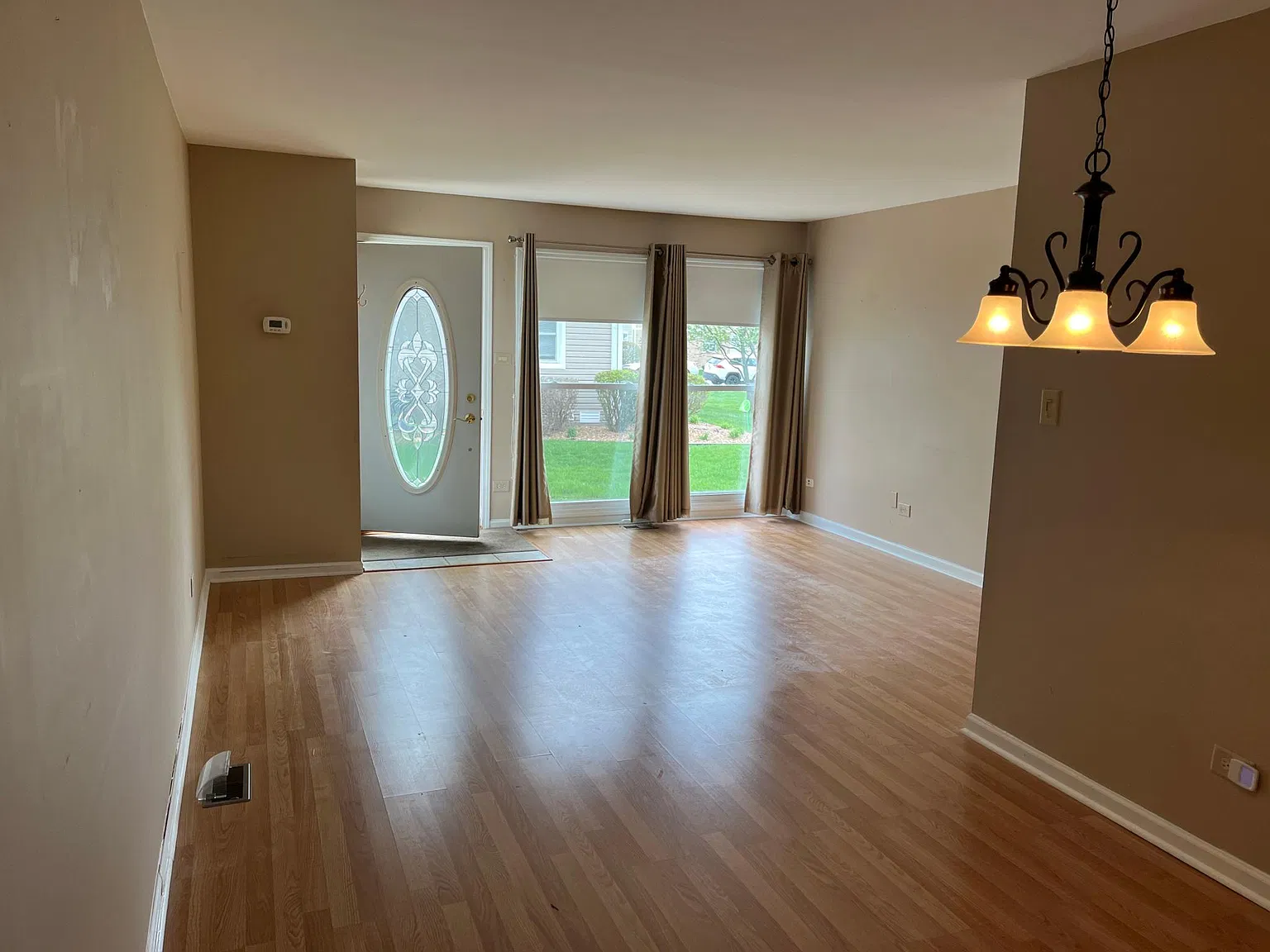 2 bed, 800 sqft, $2,000 — Photo 3