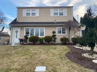 46 Ash Ter, Parlin, NJ 08859