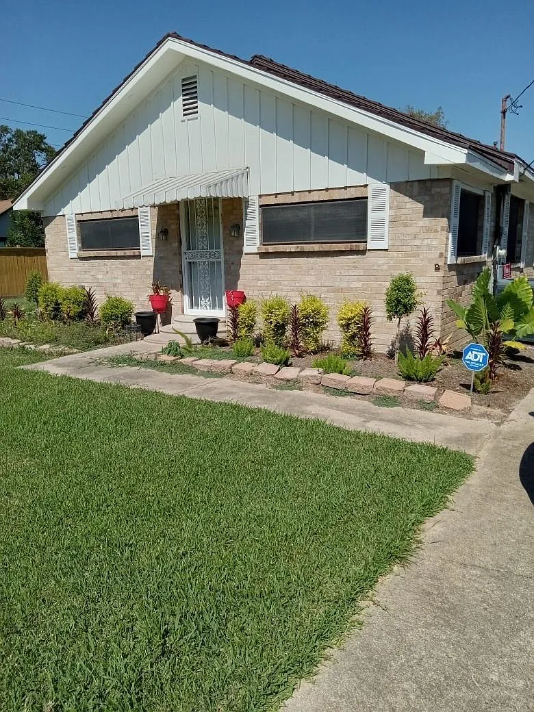 3 bed, 2.0 bath, 1484 sqft, $1,800 — Photo 3