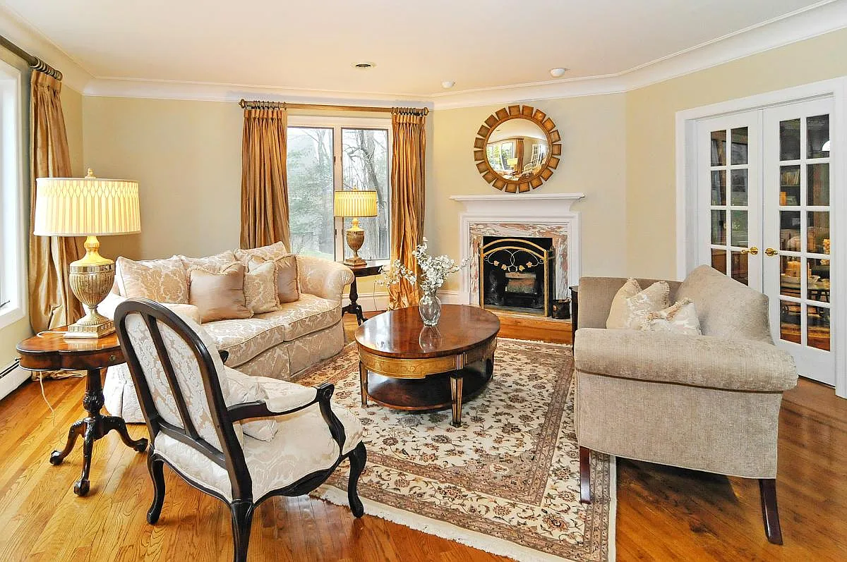 6 bed, 6.5 bath, 5762 sqft, $8,700 — Photo 4