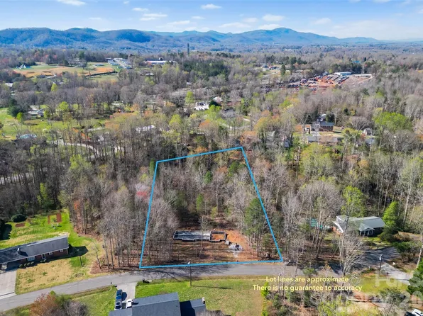 2968 Woodwind Dr, Valdese, NC 28690