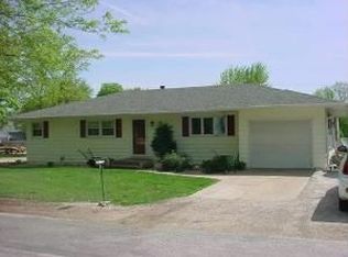 311 S Selby Ave, Ladd, IL 61329