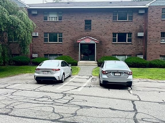 3rd image of 15 Spencer Rd APT 22E