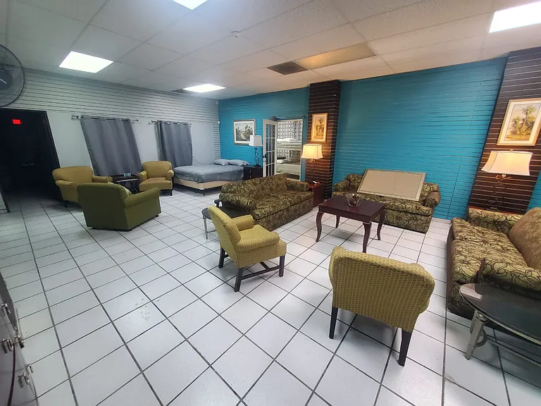 318 Avenida Barbosa — Photo 1