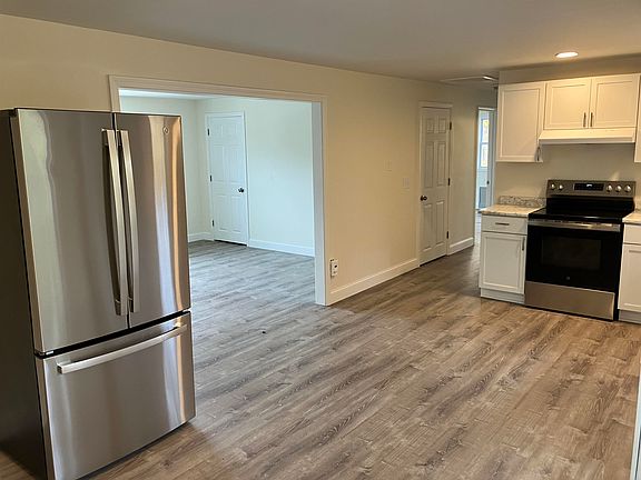 5th image of 6 Willowbrook Dr