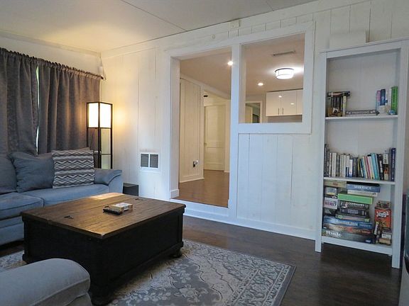 4th image of 32 Harriette St N