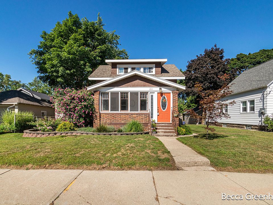 1st image of 2111 Melita Ave NE