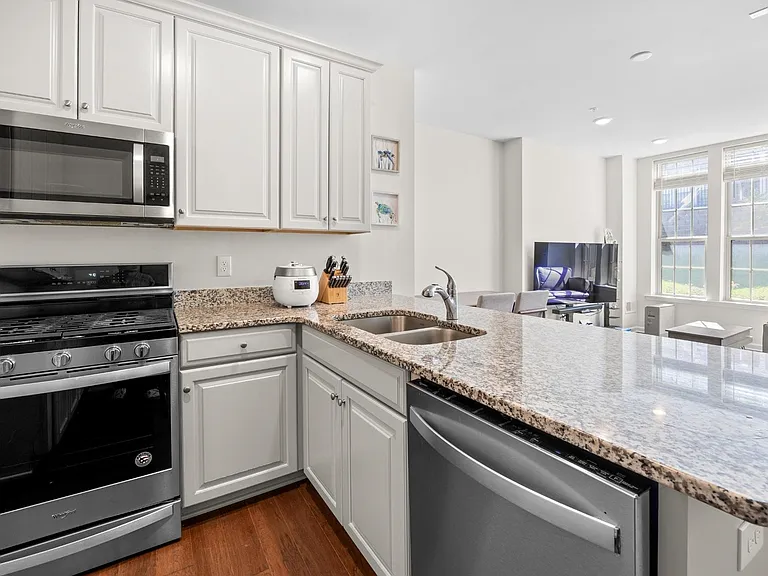 11 Leahy Dr — Photo 9