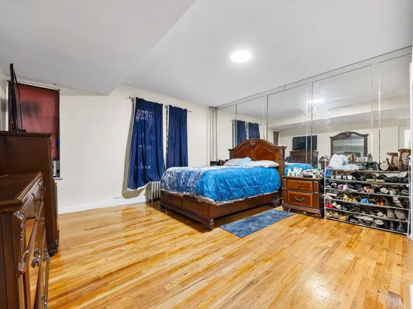 1670 Longfellow Avenue image 8 of 17