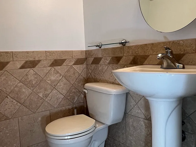 3306 Alpine Dr — Photo 6
