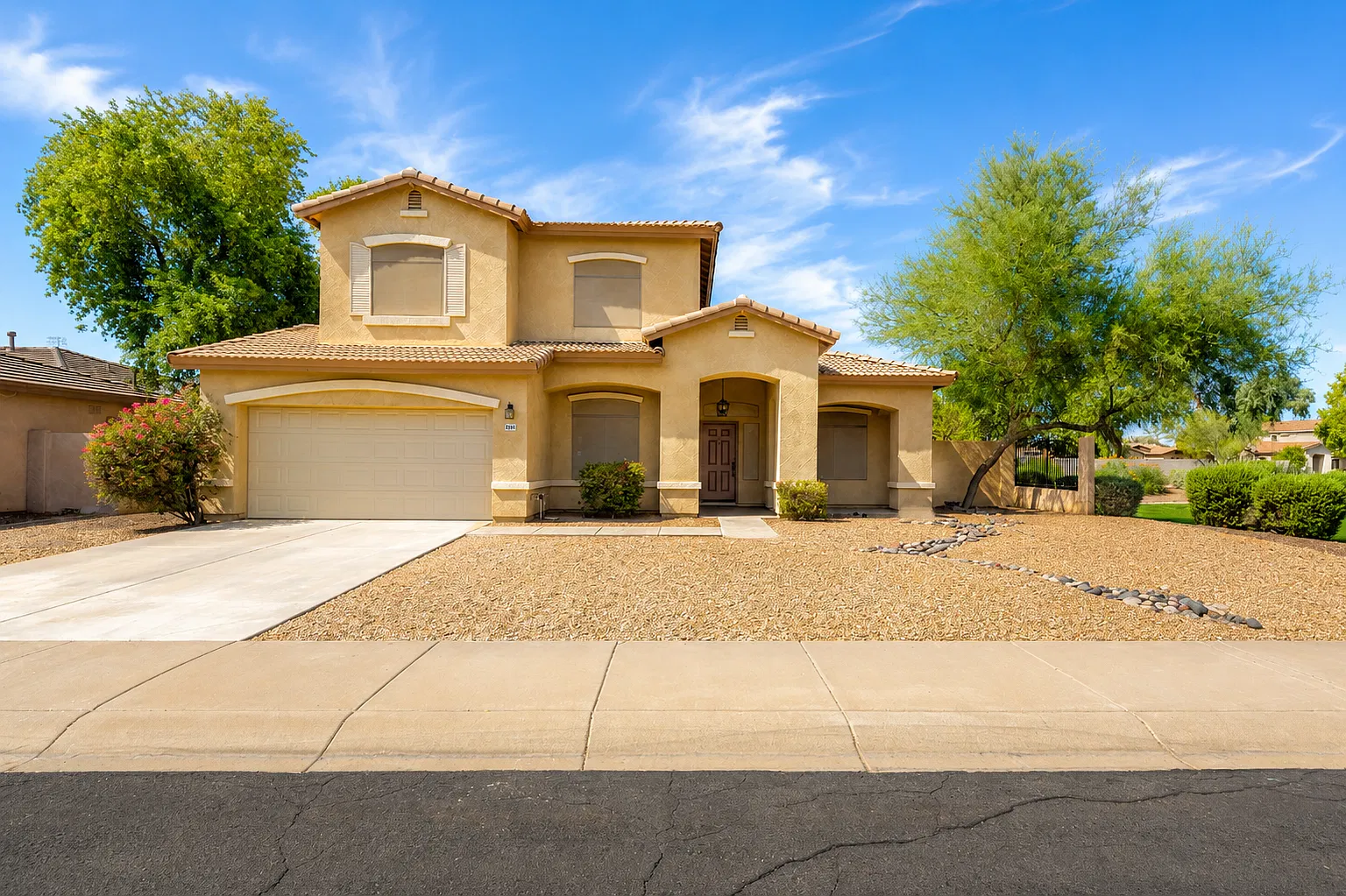 4 bed, 2105 sqft, $2,999 — Photo 2