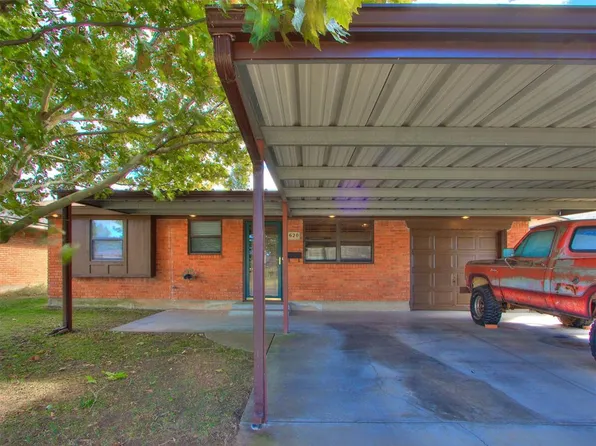 620 SW 2nd St, Moore, OK 73160