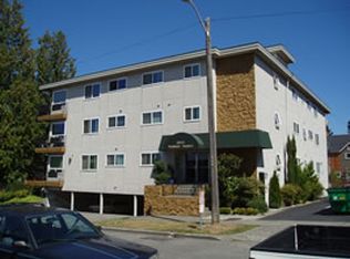 2600 41st Ave SW APT 301, Seattle, WA 98116
