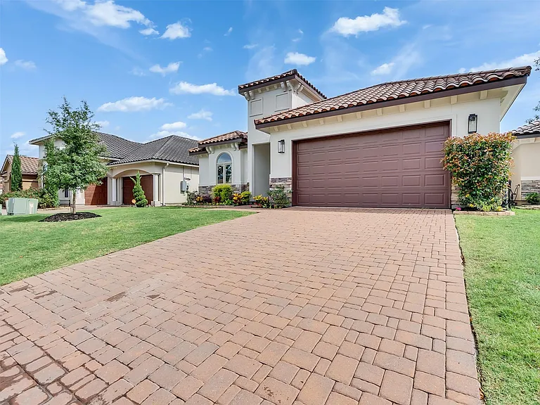 16011 Bridges Fairway Ln — Photo 3