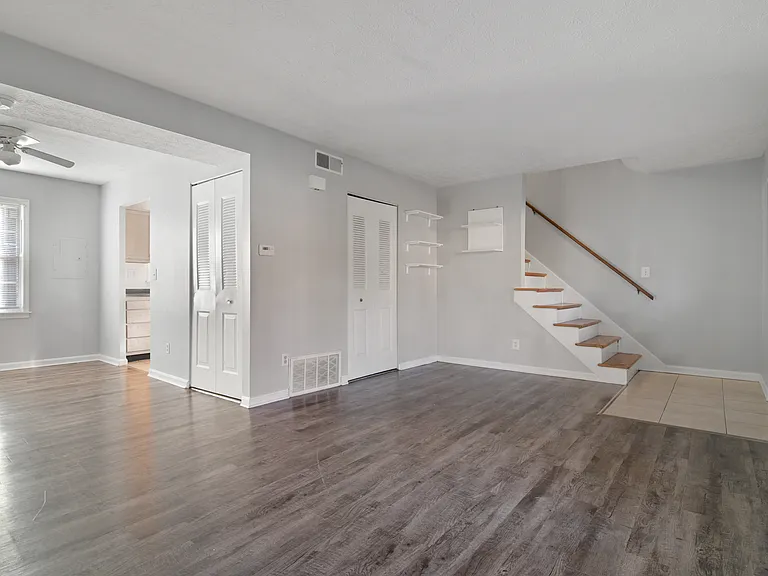 404 W Hill St — Photo 11