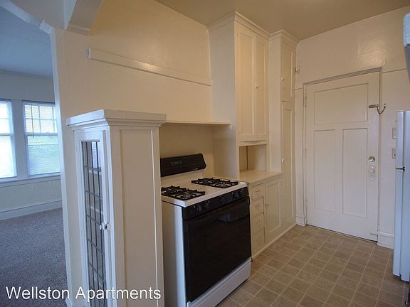 4th image of 1717 E Newton Ave #6325488