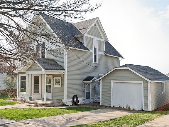 3rd image of 613 E 1st St