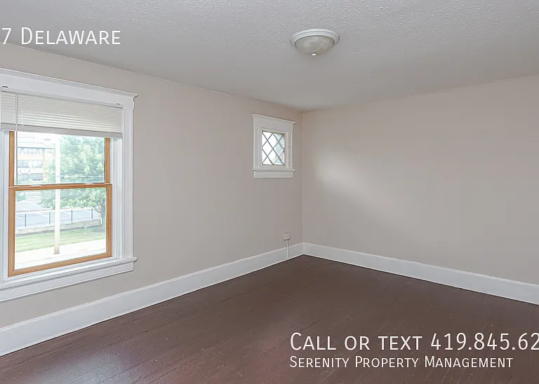 517 W Delaware Ave — Photo 20