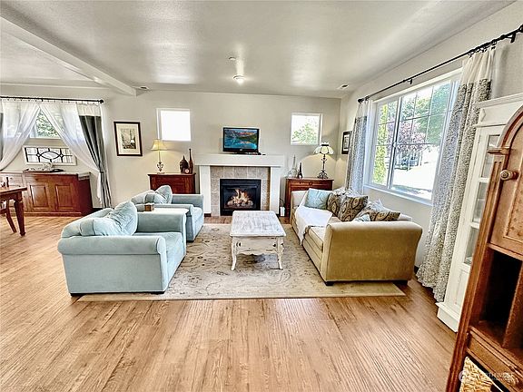 4th image of 7542 Brianna Court SE