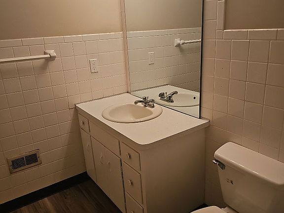 3rd image of 413 W 11th St APT B13