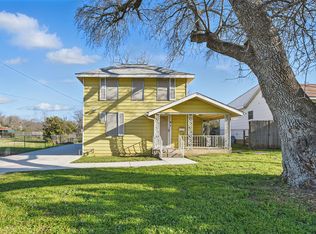 6837 Routt St, Fort Worth, TX 76112