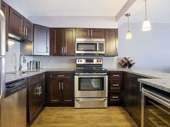 4th image of 1560 N Sandburg Ter APT 1811