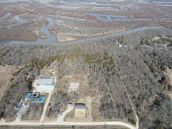 3rd image of 440 17th Rd