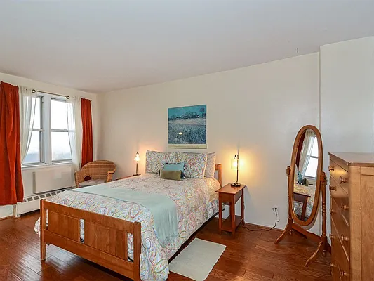 Sold by Robert E. Hill  | media 24