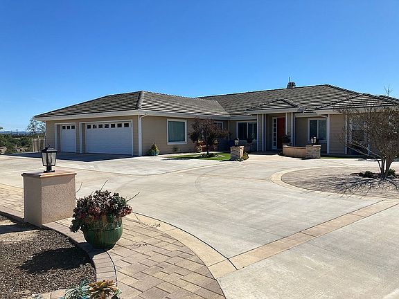 2nd image of 4550 N Clubhouse Dr