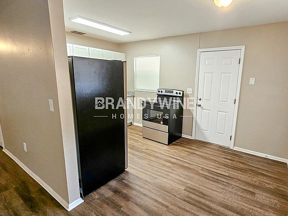 5th image of 4220 E Henry Ave