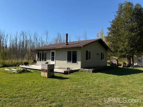 14511 Irwin Rd, Baraga, MI 49908