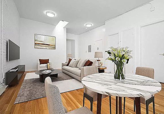 5th image of 615 Hudson St #2A