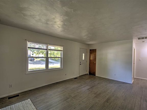 5th image of 2157 N Dennis Ave