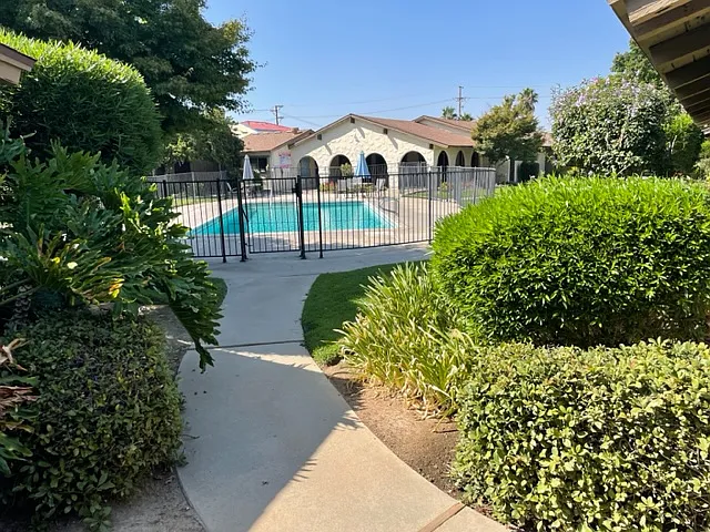 Casa Linda Apartments — Photo 8