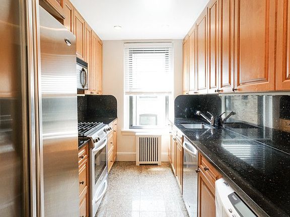 3rd image of 1160 5th Ave APT 505