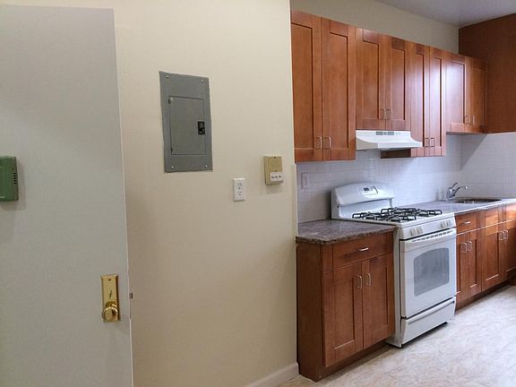 3rd image of 2519 Astoria Blvd APT 2
